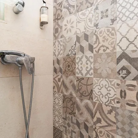 Nesha Lucky Nr. 23 Lisbon