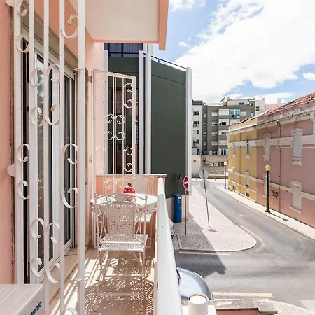 Nesha Lucky Nr. 23 Guest house Lisbon